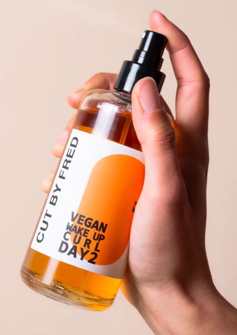 VEGAN WAKE UP CURL DAY 2 SPRAY 2ÈME JOUR POUR REDÉFINIR LES BOUCLES