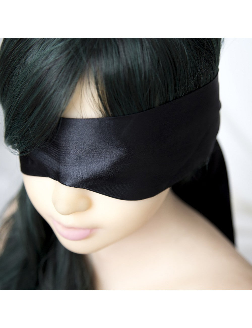 DREAMY TOYS Bandeau noire au touché satin pour multiple jeux sensuels